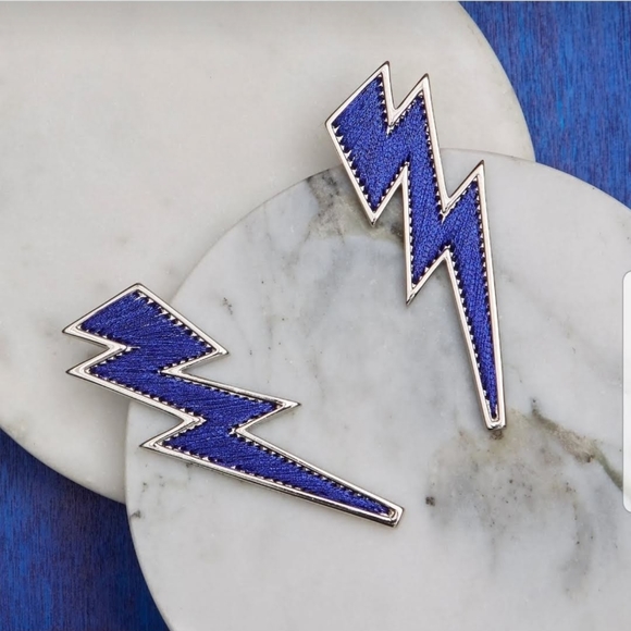 ISO Mignonne Gavigan lightning bolt earrings - Picture 7 of 11
